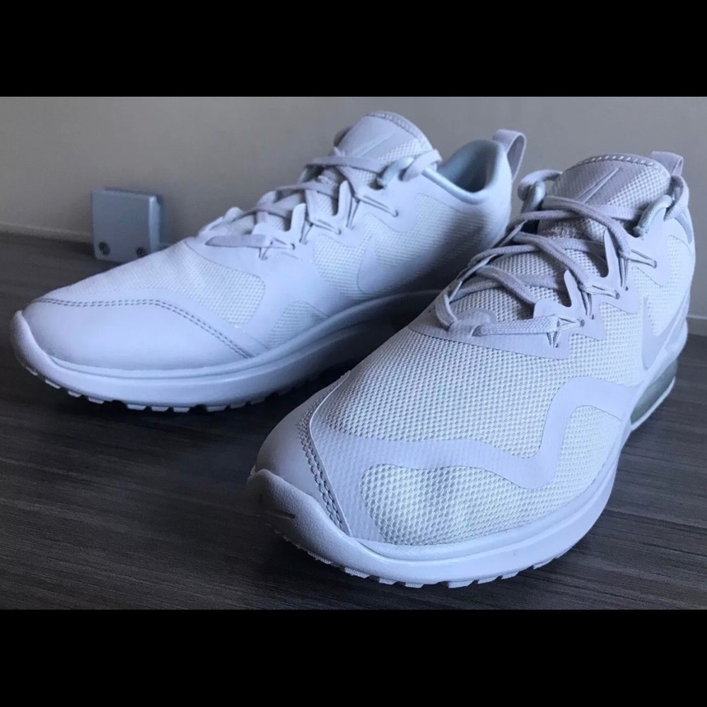 Nike Air Max Fury’s (Women’s) NWT - Picture 3 of 4